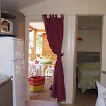 Les Palmiers אתר קמפינג 4*